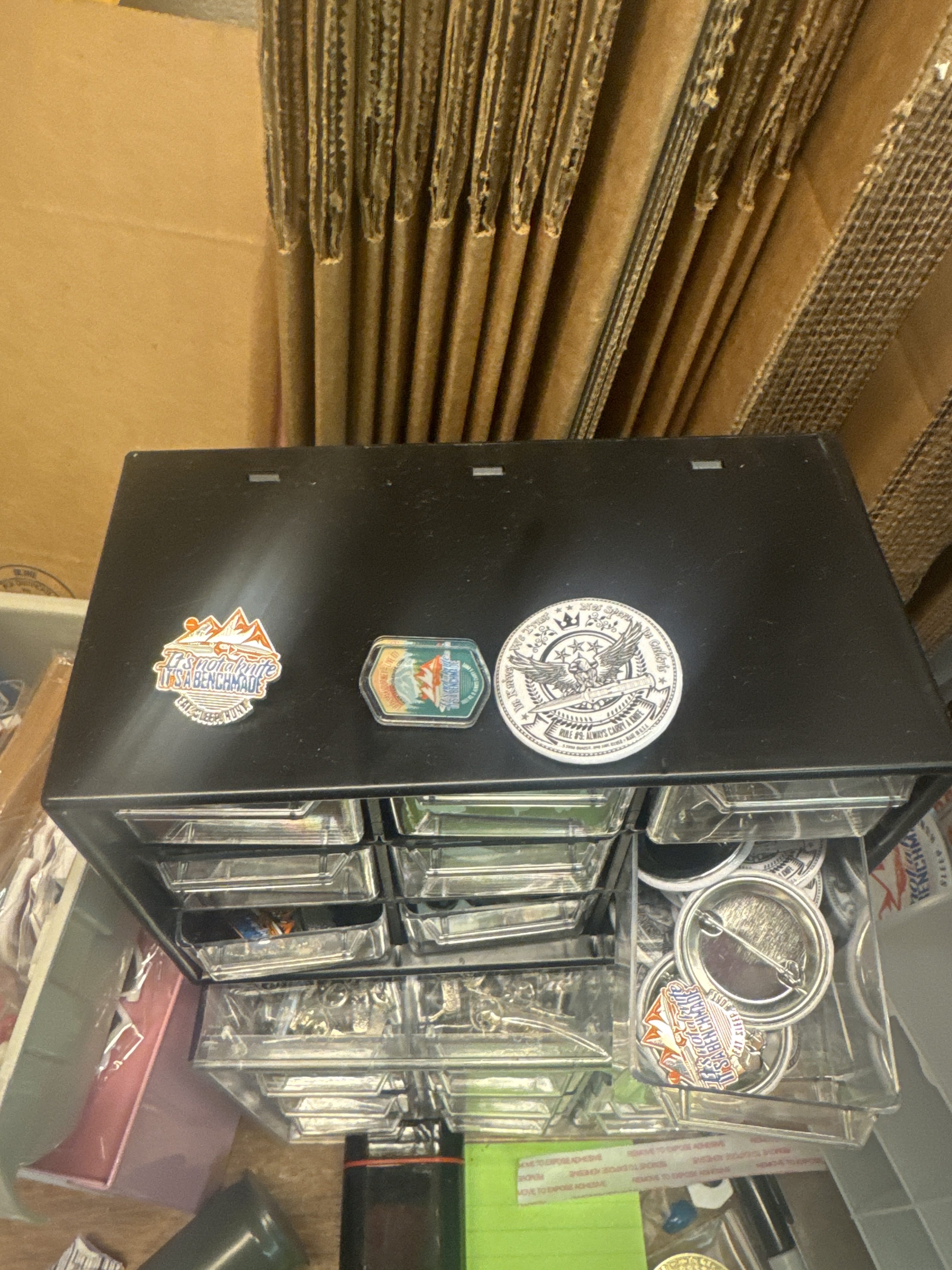 Ultimate Pin,patch and magnet set with display book